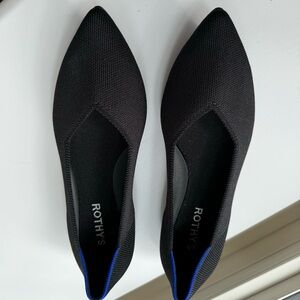 Rothy’s The Point II NWT Black with blue trim, size 8